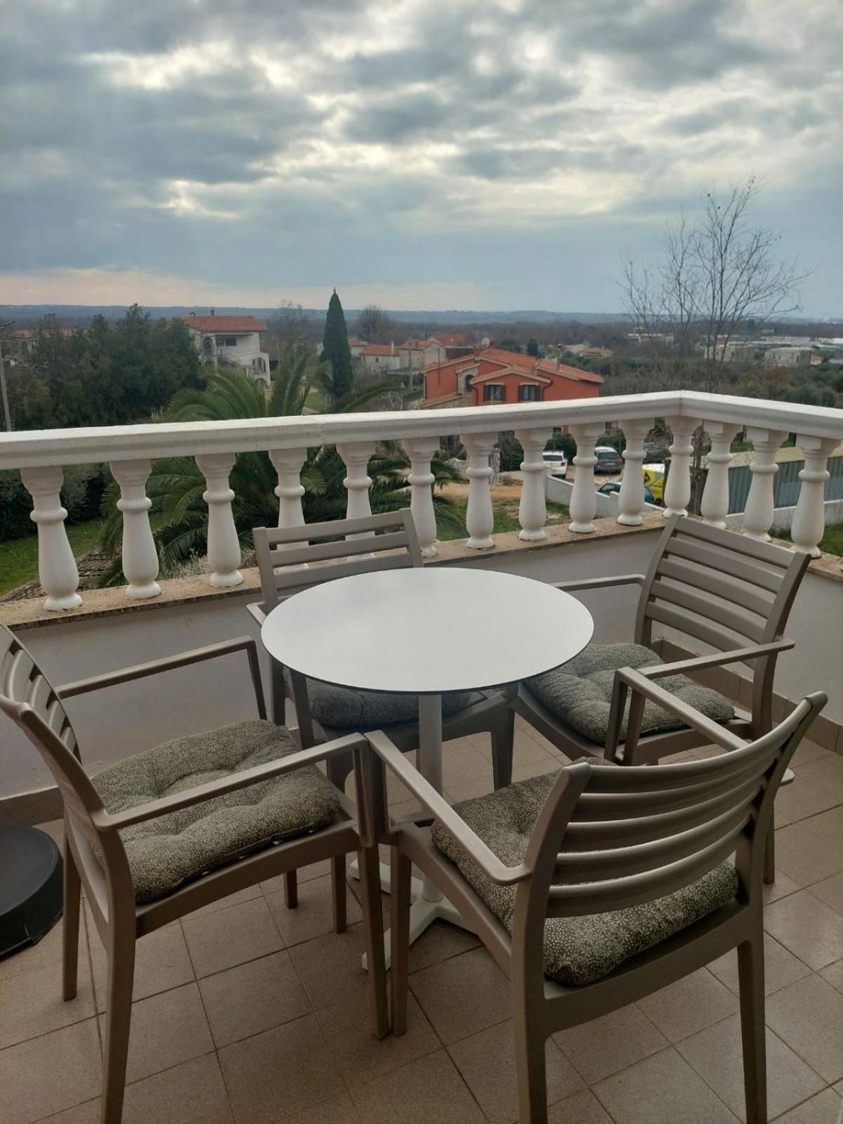 Apartman Andela Labinci Exterior photo