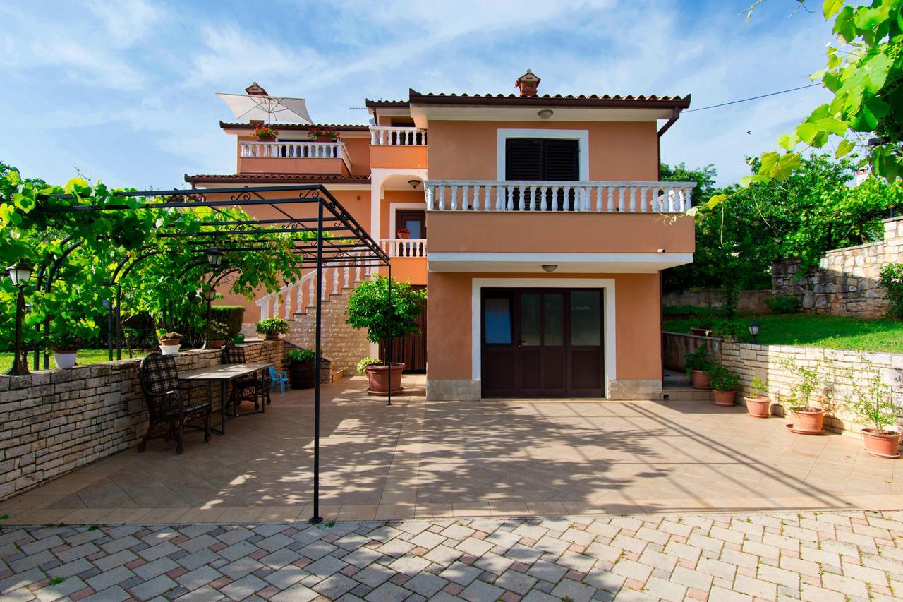 Apartman Andela Labinci Exterior photo
