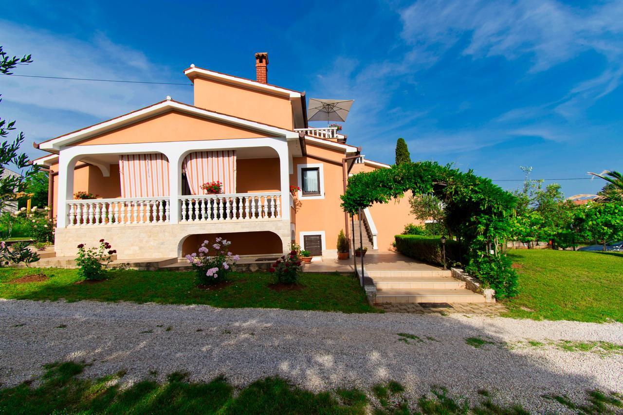 Apartman Andela Labinci Exterior photo
